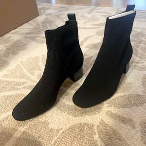 Everlane Ribbed booties